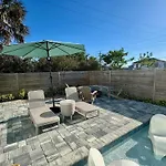 Ocean Breeze- Chic Steps To Beach Family Friendly