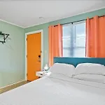 Dive Into The 50S- Restored Motel In St Augustine