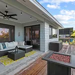 Home With Private Hot Tub Less Than 1 Mi To Butler Beach!