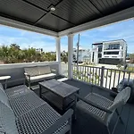 Enchanting Beachfront House With Luxury Pool & Hot Tub And Direct Oceanfront