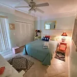 Island House B107