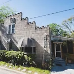 Castle Garden Bed & Breakfast