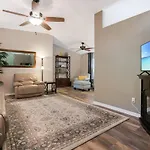 Beach House - Lounging Lanai, Kayak, Bike To Beach!