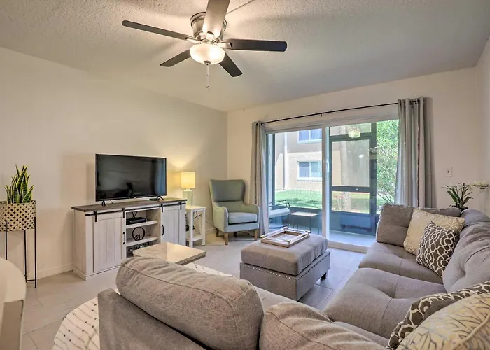 St Augustine Getaway With Porch 1 Block To Beach!