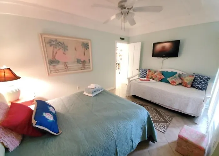 Island House B107 Condo