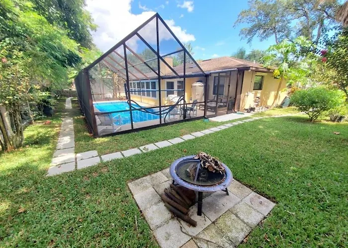 Tiki Beach Queen Home