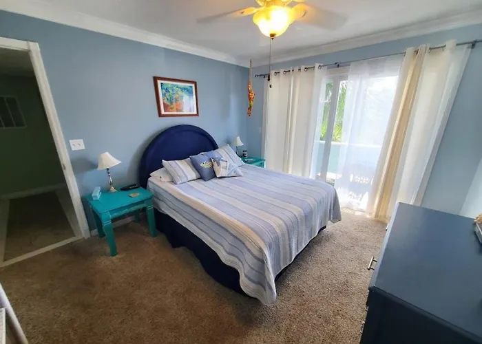 Quail Hollow A8-1U Condo
