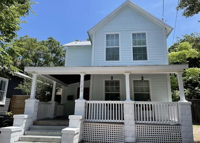 Updated Red Door Revival In Downtown Saint Augustine