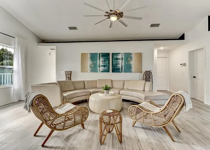 Coastal Cabana Heated Pool Walk To Beach