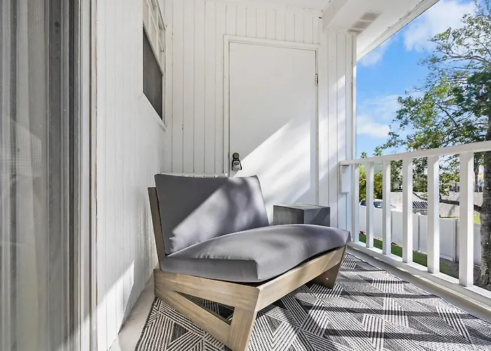 Fido Friendly Condo Sun And Fun Walk To Dt Free Parking