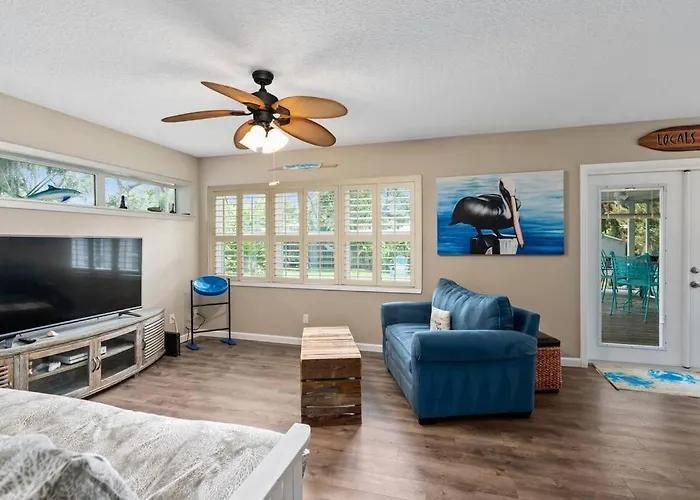 Pool, Beach, Screened Patio- A Million Memories
