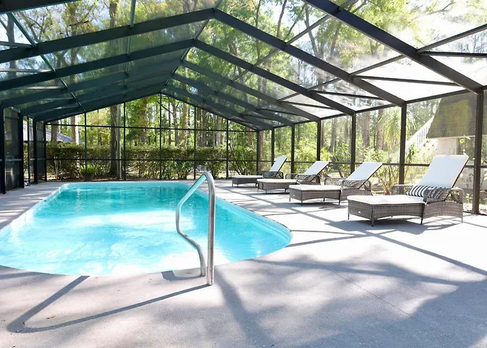 Charming Oasis - Ultimate Rustic Getaway!