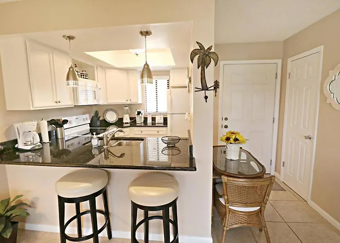 Beach Side Complex B23 1 Bed 1 Bath W/Heated Pool