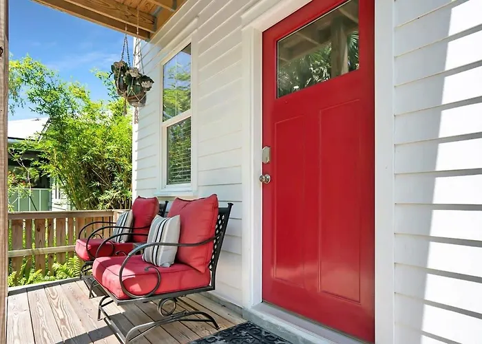 Downtown Home With Hot Tub, Bbq, Near Ice Plant!