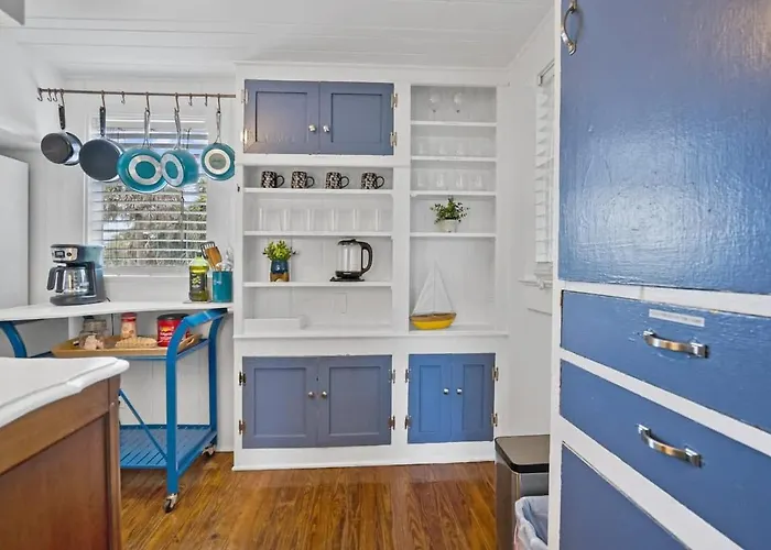Marvelous Mermaid Bungalow, Dog-Friendly Upstairs Apt In Prime Vilano Beach