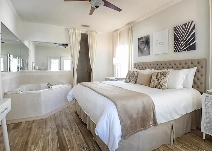 Private Romantic Retreat Mins Dwtn Beach