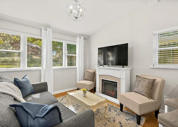 Cozy Uptown Guest House