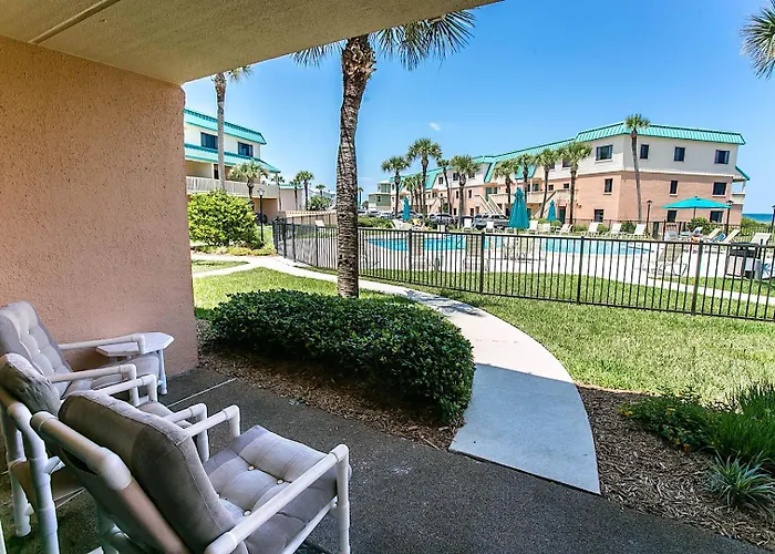 Oceanfront Haven Cozy & Close To History
