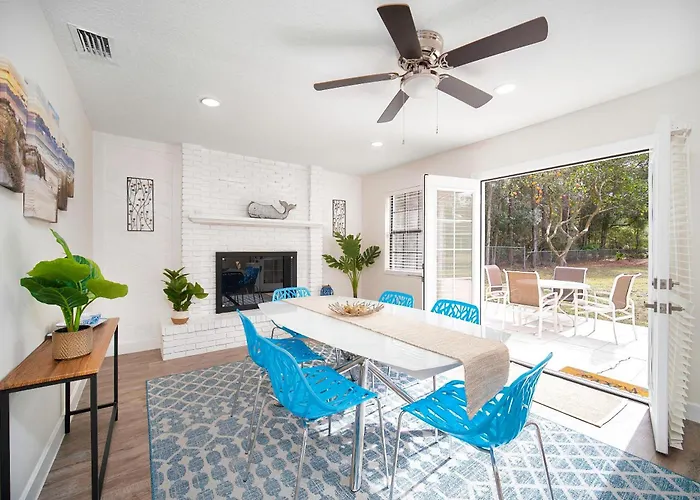 Luxury Retreat Near Night Of Lights & Beach