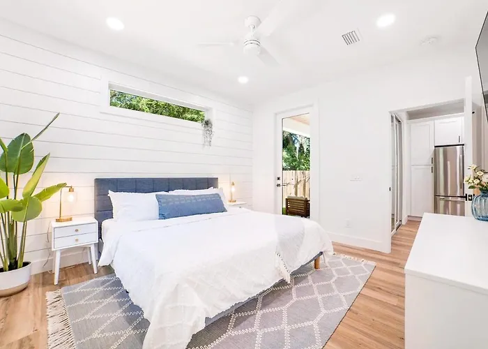 New Coastal 3Br Retreat - 1 Mile To Historic Downtown, Short Drive To Beach, Waffle Bar And Patio
