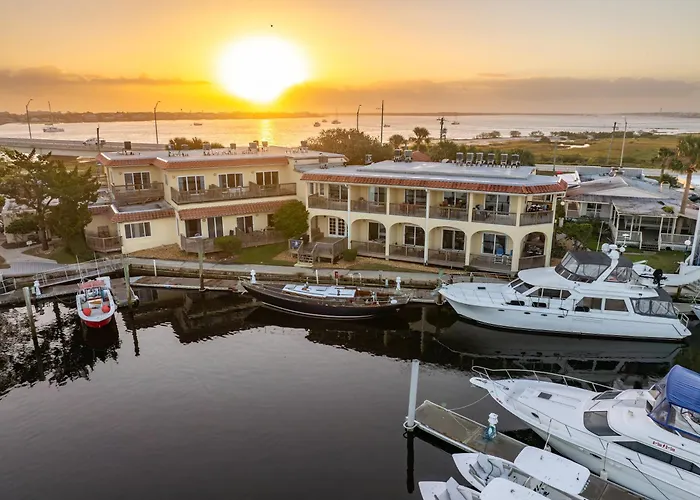 Inn At Camachee Harbor