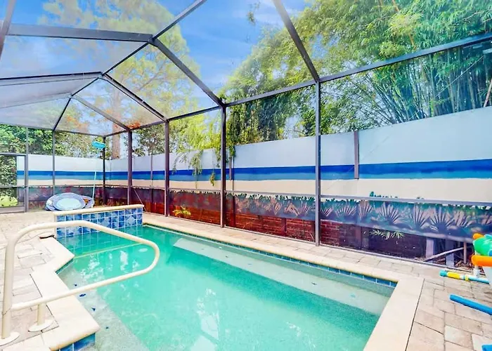 Dog-Friendly 4Br Coastal Getaway Close To Beach