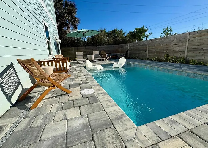 Ocean Breeze- Chic Steps To Beach Family Friendly