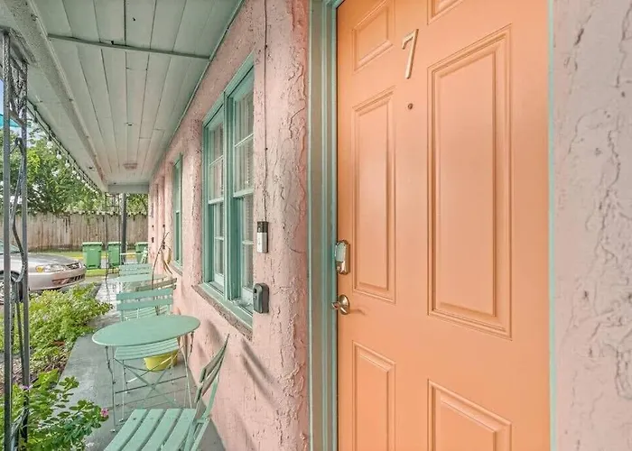Dive Into The 50S- Restored Motel In St Augustine