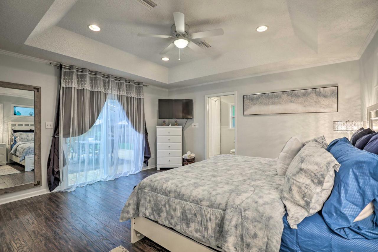 St Augustine With Hot Tub, 6 Mi To Beaches Holiday home