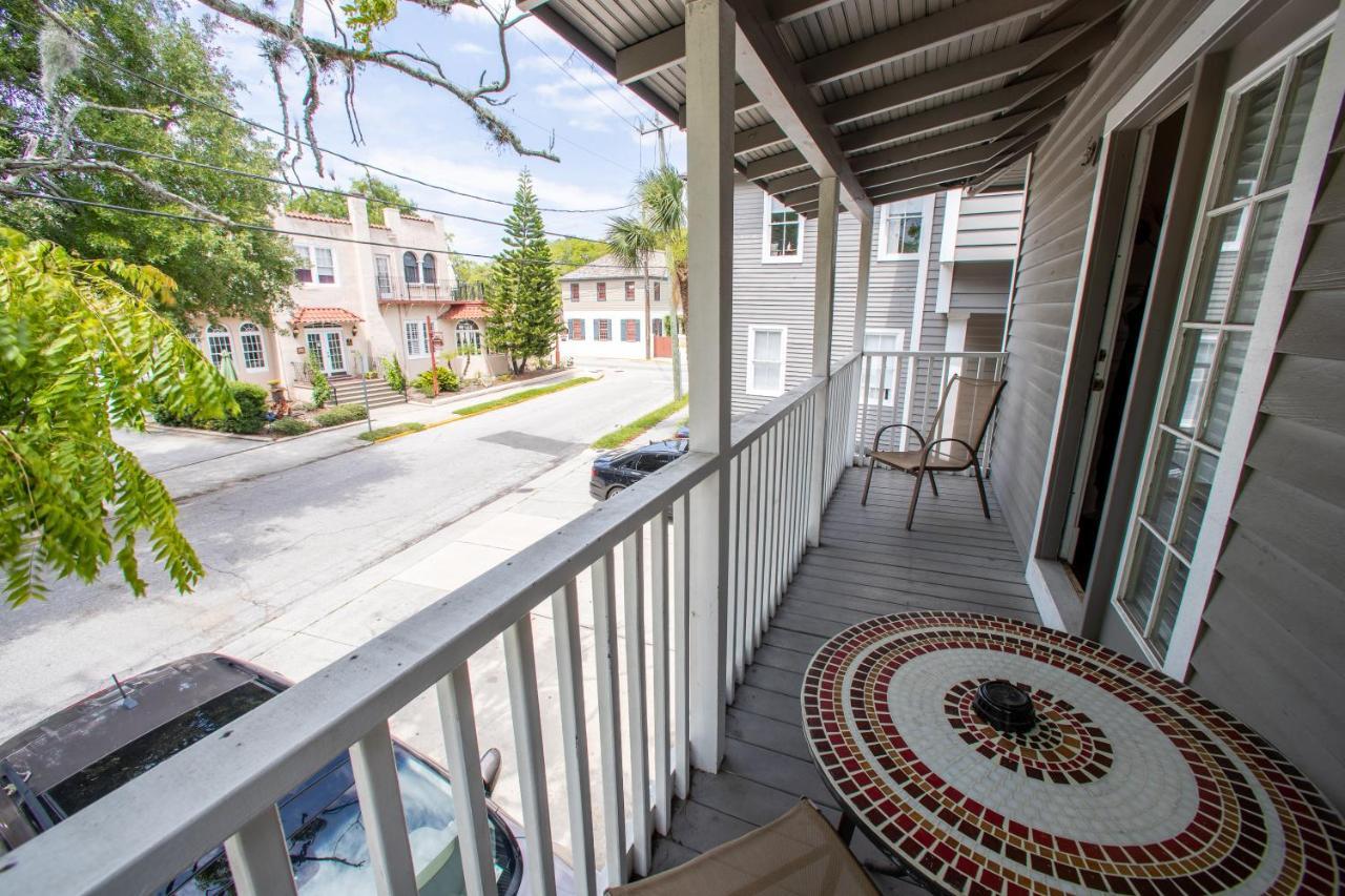 Bed & Breakfast Carriage Way Centennial House - Adult Only-