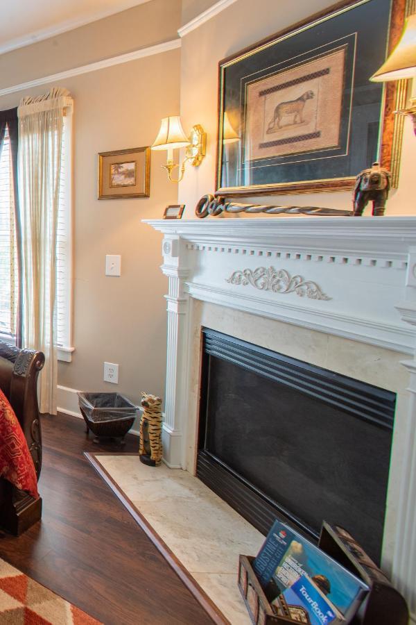 Carriage Way Centennial House - Adult Only-