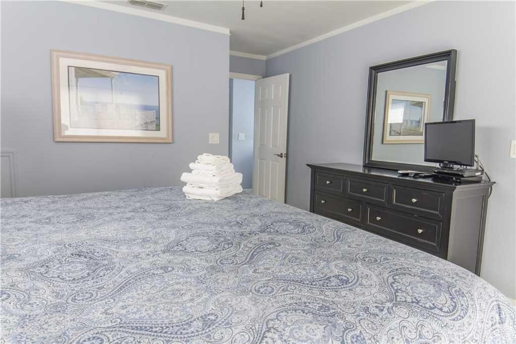 Ocean Harbor 3, 3 Bedrooms, Sleeps 6, Vilano Beach, Pool, Ocean View Apartment