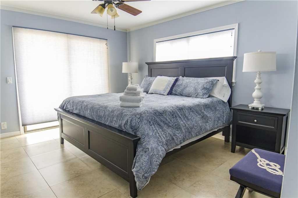 Apartment Ocean Harbor 3, 3 Bedrooms, Sleeps 6, Vilano Beach, Pool, Ocean View