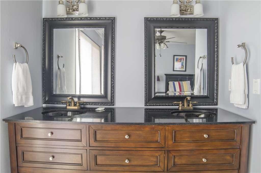 Apartment Ocean Harbor 3, 3 Bedrooms, Sleeps 6, Vilano Beach, Pool, Ocean View St. Augustine