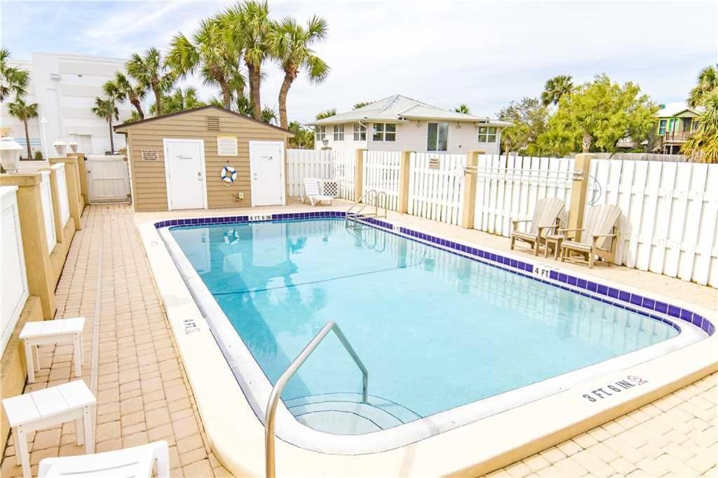 Ocean Harbor 3, 3 Bedrooms, Sleeps 6, Vilano Beach, Pool, Ocean View Apartment
