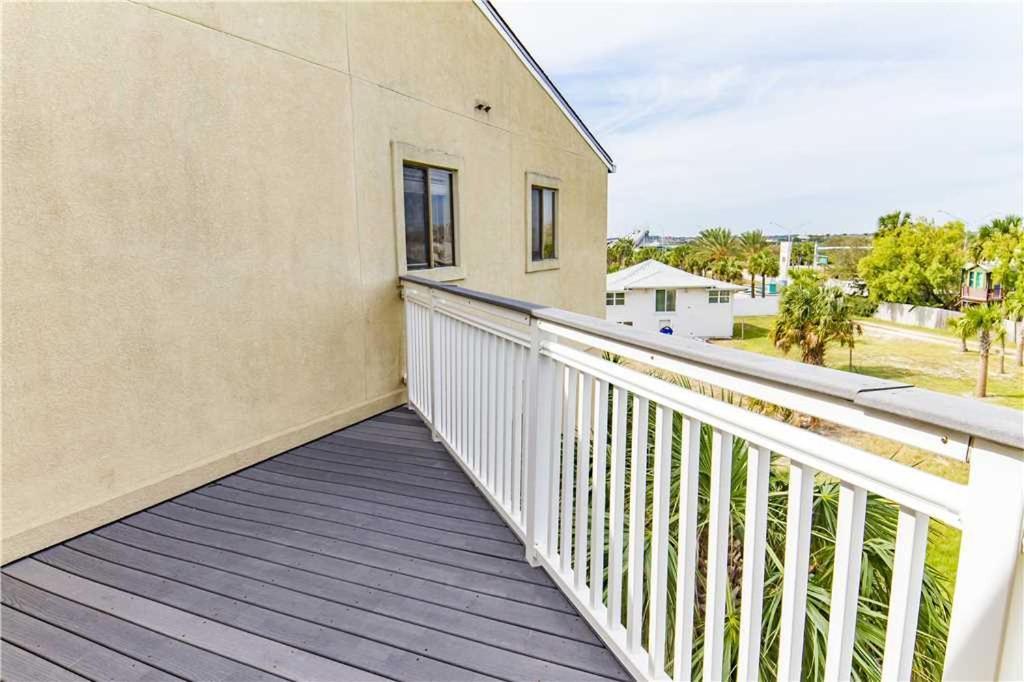 Ocean Harbor 3, 3 Bedrooms, Sleeps 6, Vilano Beach, Pool, Ocean View St. Augustine