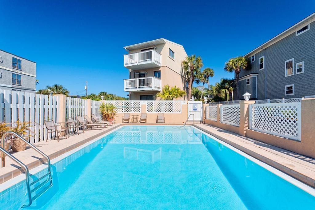 Ocean Harbor 3, 3 Bedrooms, Sleeps 6, Vilano Beach, Pool, Ocean View * St. Augustine