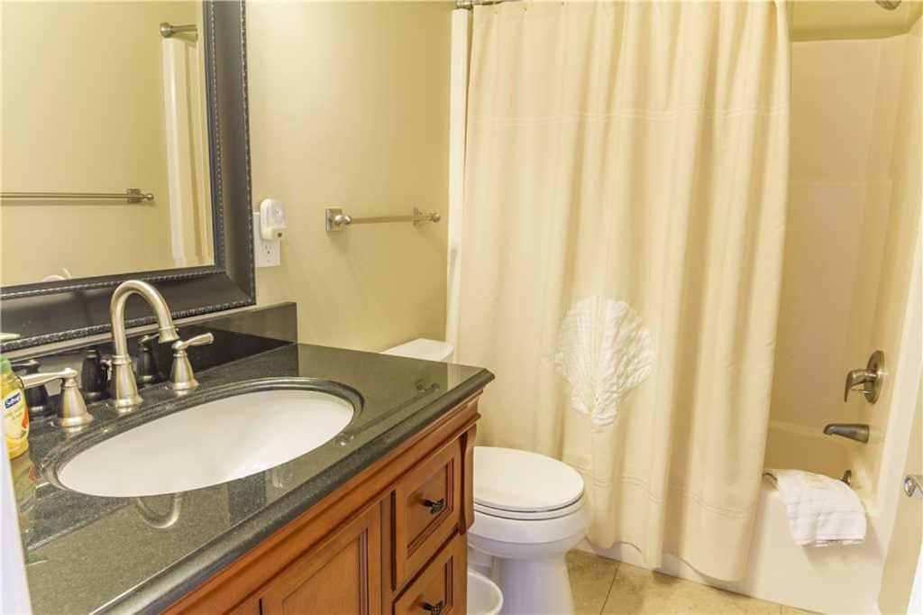 Ocean Harbor 3, 3 Bedrooms, Sleeps 6, Vilano Beach, Pool, Ocean View Apartment *