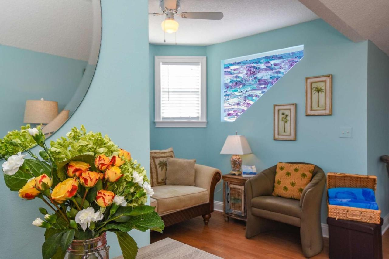 Beachcomber Penthouse Holiday home
