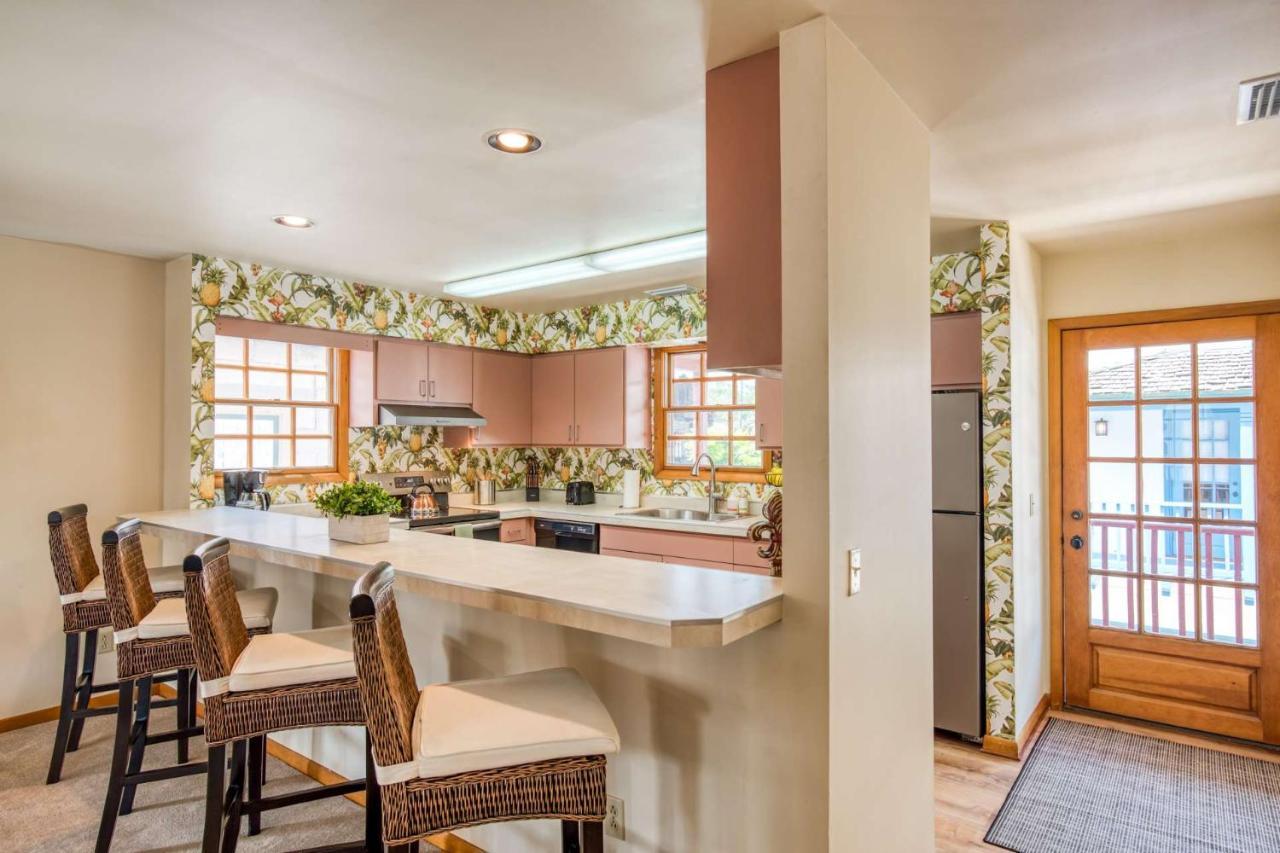 64 Hypolita Street Holiday home *