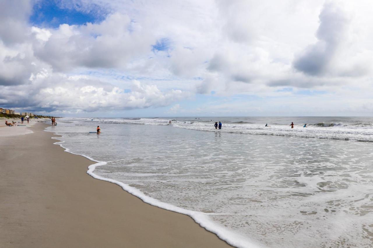 Oceanfront Windjammer Getaway Apartamento *