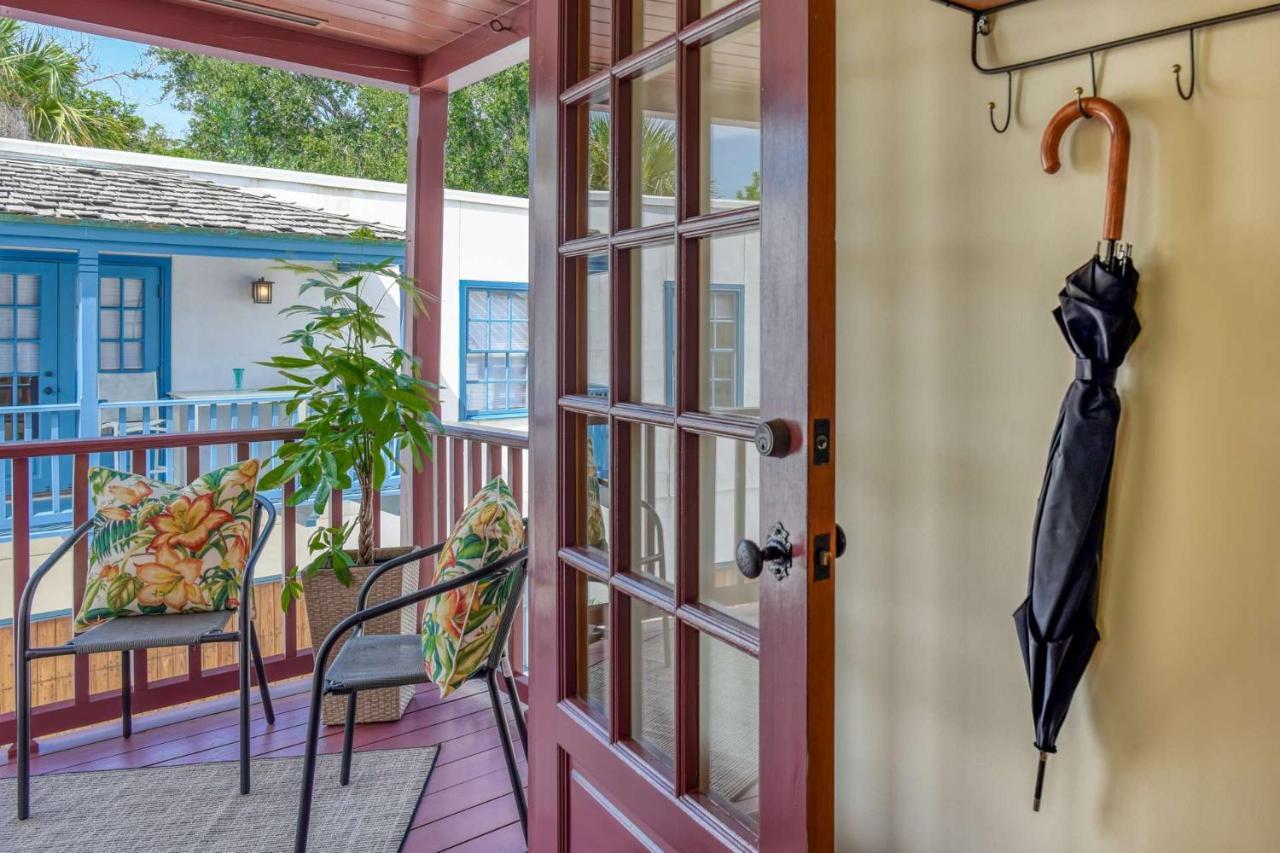 64 Hypolita Street Holiday home *