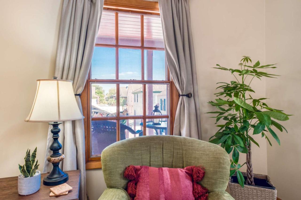 Holiday home 64 Hypolita Street *