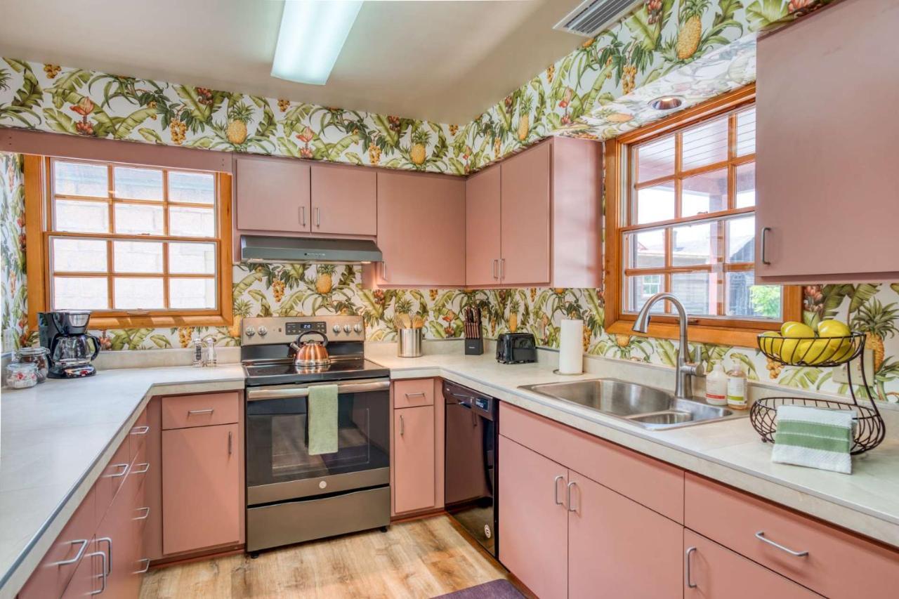 64 Hypolita Street Holiday home *