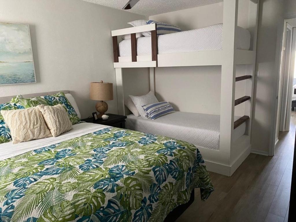 Spanish Trace 240 Apartment *