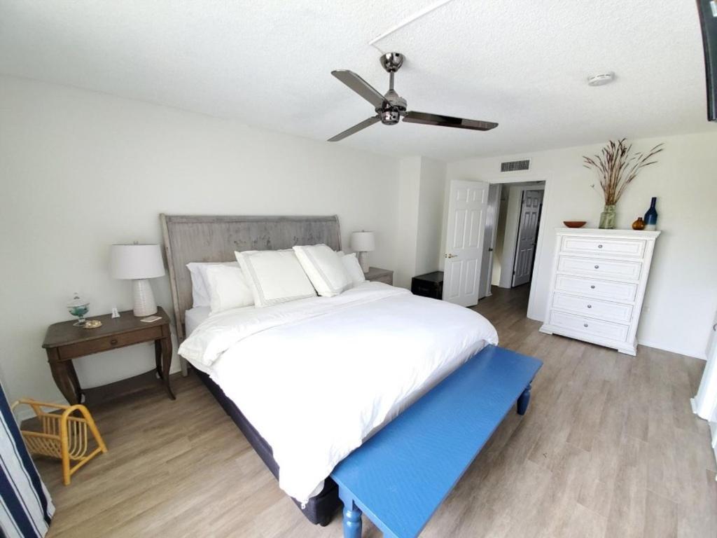 Spanish Trace 240 Apartment