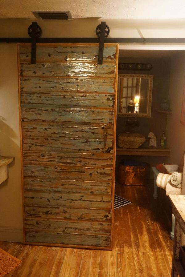 Funny Farm Apartment