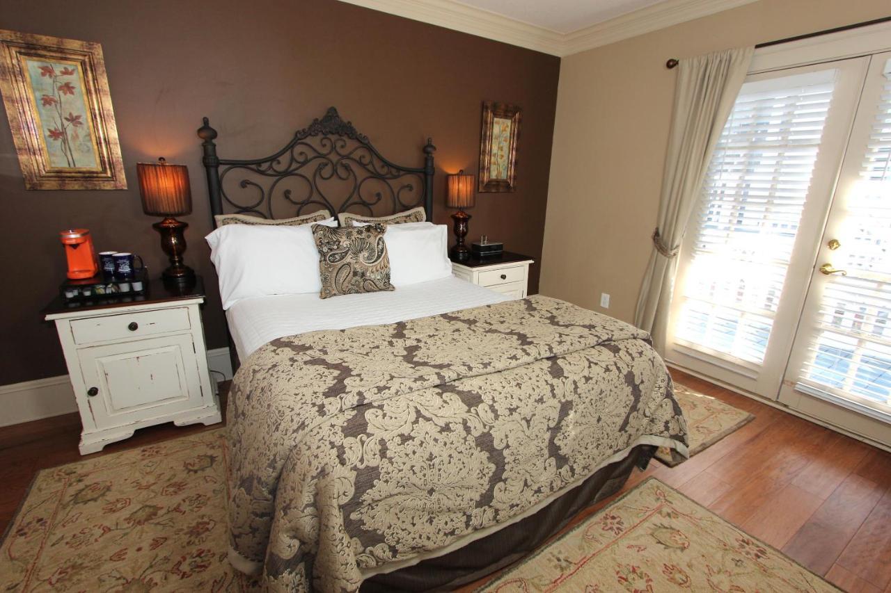Bayfront Westcott House Bed & Breakfast 3*