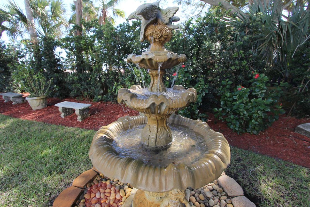 Bayfront Westcott House Bed & Breakfast