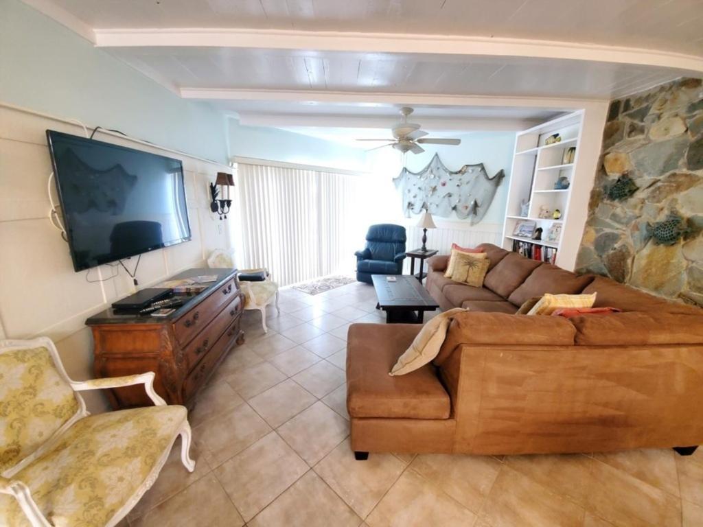 Island House B107 Apartment